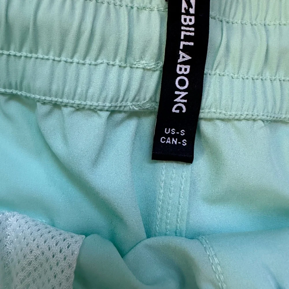 Billabong All day Laybacks Men's Sz Small 30”  Mint‎ Green Swim Trunks